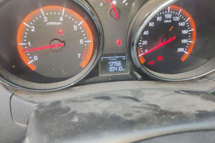 Used Cowin C3R 2015 1.5L Manual Yellow Diamond Edition Odometer Close Up