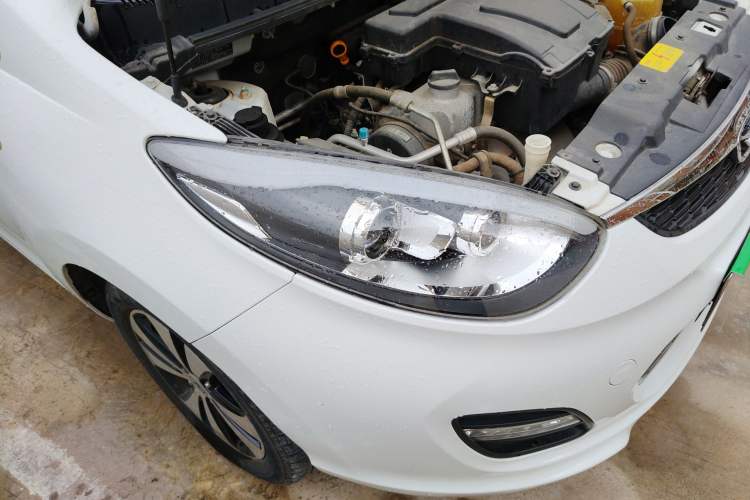 Used Cowin C3R 2015 1.5L Manual Gold Diamond Edition Right Front Headlight