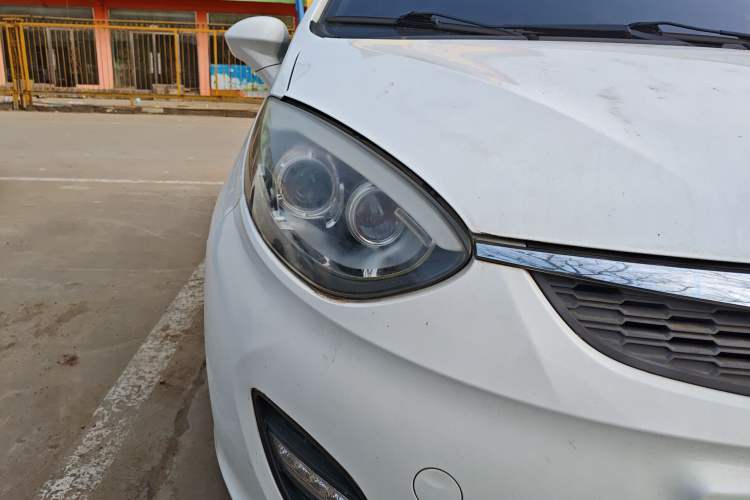 Used Cowin C3R 2015 1.5L Manual Gold Diamond Edition Right Front Headlight