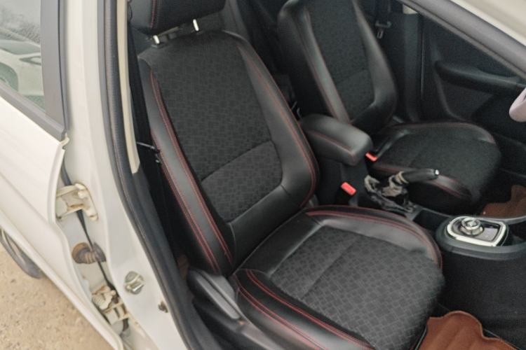 Used Cowin C3R 2015 1.5L AMT Gold Diamond Edition Right Front Seat