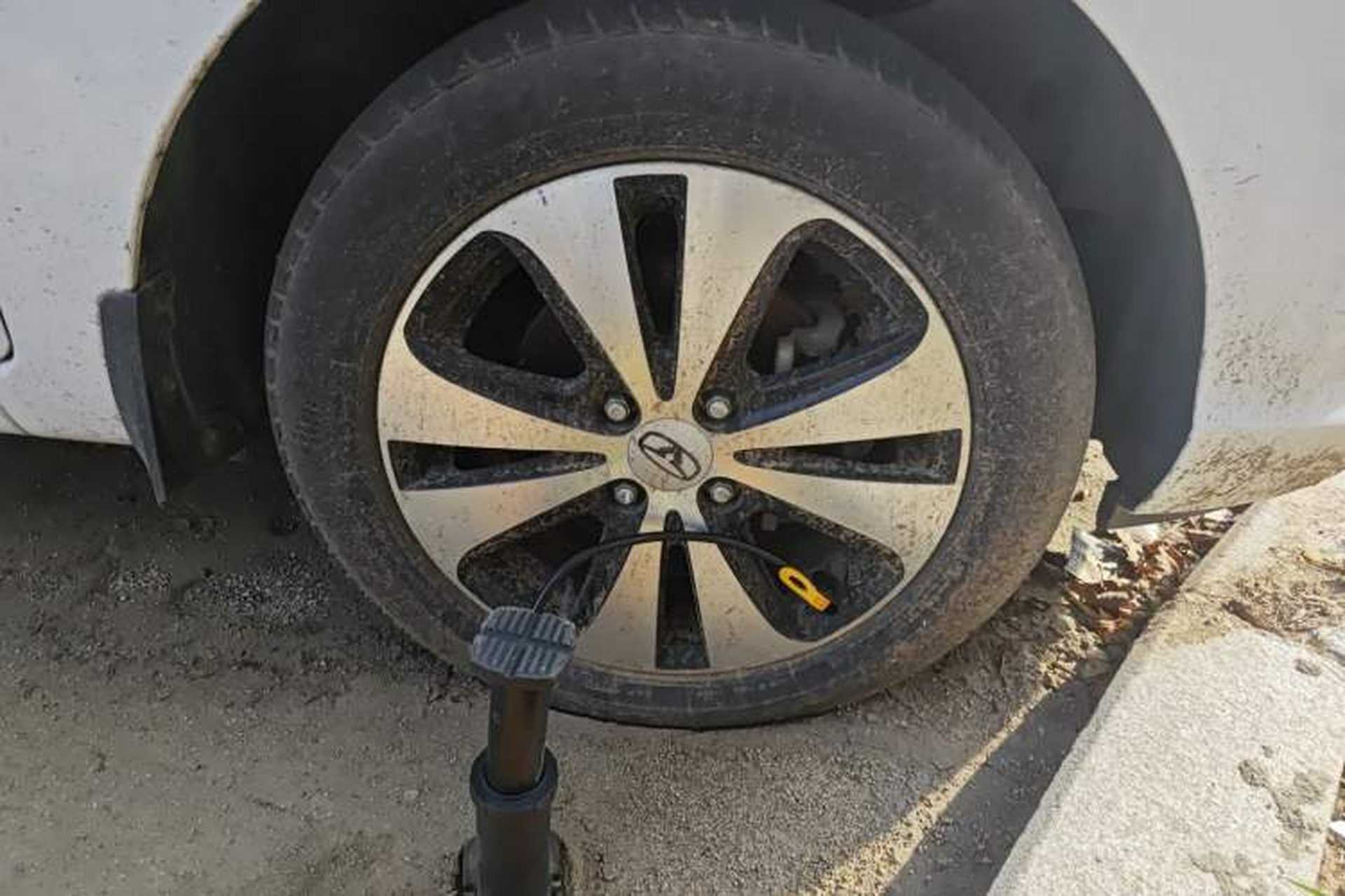 Used Cowin C3R 2015 1.5L AMT Gold Diamond Edition Right Front Wheel Hub