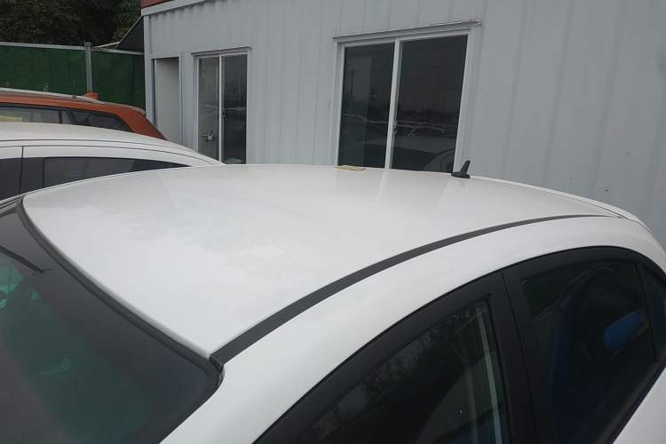 Used Cowin C3R 2015 1.5L Manual Gold Diamond Edition Roof