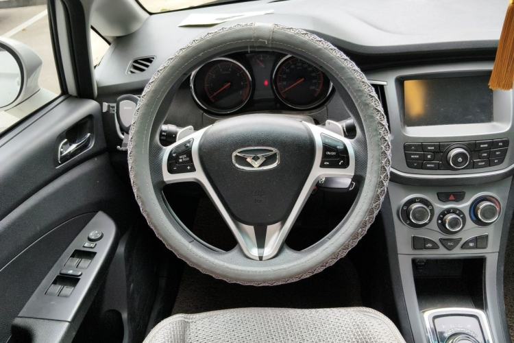 Used Cowin C3R 2015 1.5L AMT Gold Diamond Edition Steering Wheel
