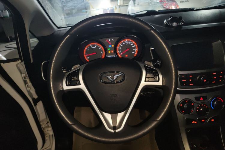 Used Cowin C3R 2015 1.5L AMT Gold Diamond Edition Steering Wheel