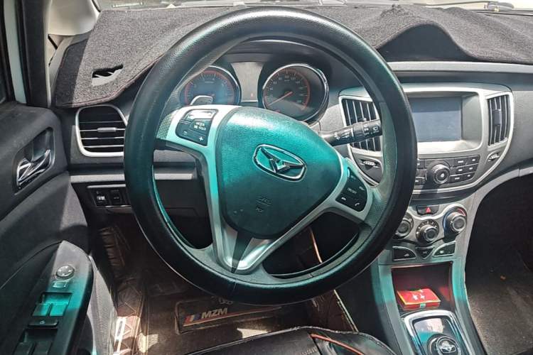 Used Cowin C3R 2015 1.5L AMT Gold Diamond Edition Steering Wheel