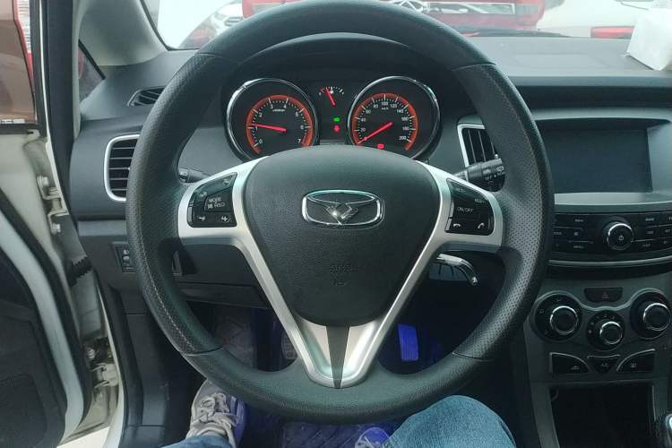 Used Cowin C3R 2015 1.5L Manual Gold Diamond Edition Steering Wheel