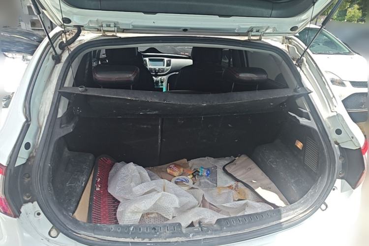 Used Cowin C3R 2015 1.5L AMT Gold Diamond Edition Trunk