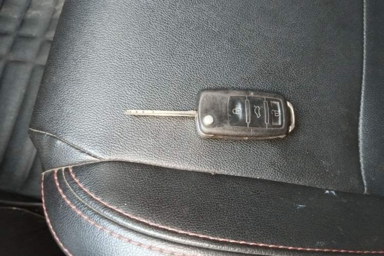 Used Cowin C3R 2015 1.5L Manual Gold Diamond Edition Vehicle Key