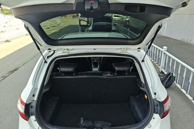 Used Cowin C3R 2016 1.5L Automatic Hongzuan Edition Trunk
