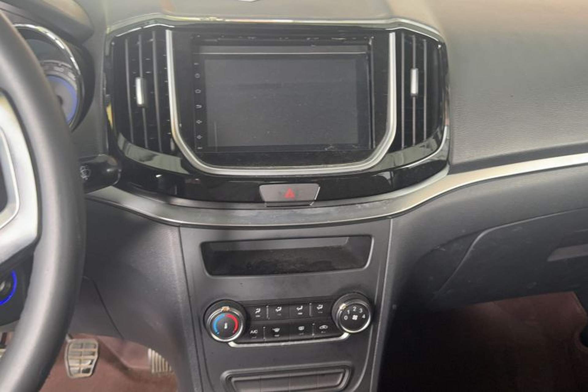 Used Cowin E3 2018 1.5L Manual Luxury Model Audio And AC Panel