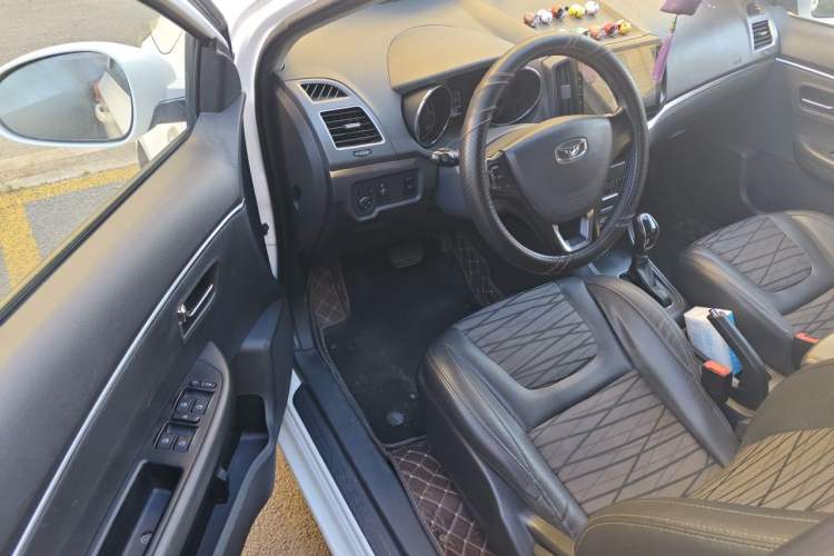 Used Cowin E3 2018 1.5L Automatic Luxury Version Driver Seat