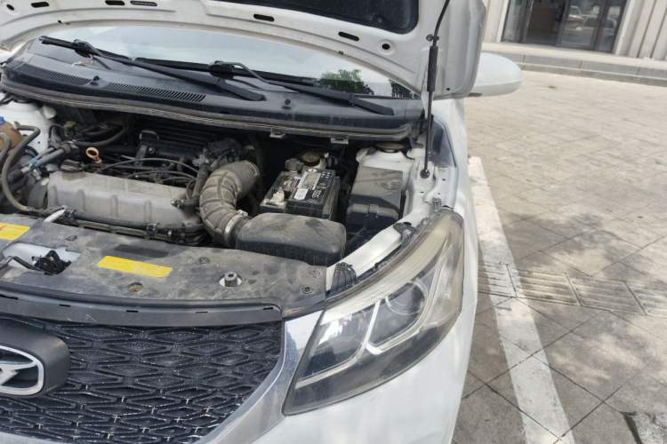 Used Cowin E3 2018 1.5L Automatic Luxury Version Engine Bay Left