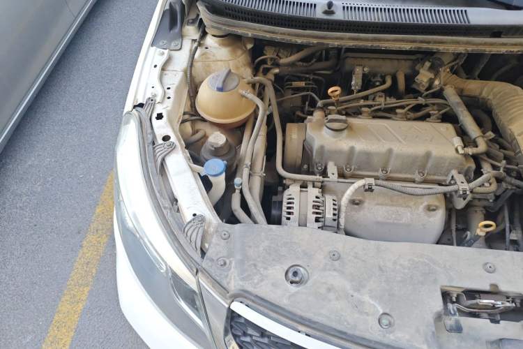 Used Cowin E3 2018 1.5L Automatic Luxury Version Engine Bay Right