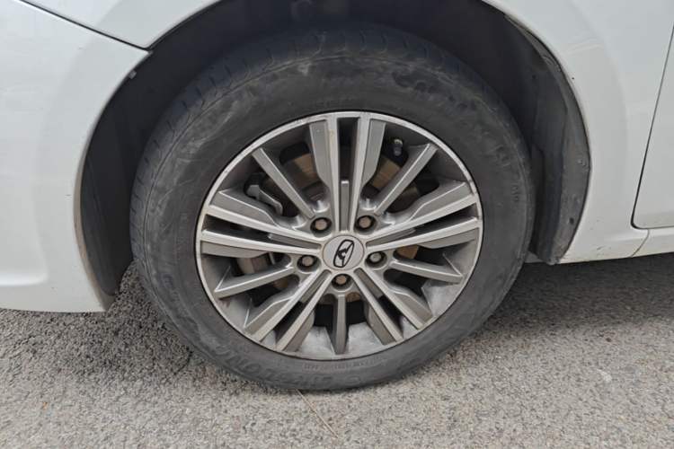 Used Cowin E3 2018 1.5L Manual Flagship Model Exterior 4