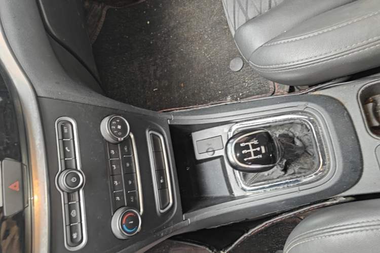 Used Cowin E3 2018 1.5L Manual Flagship Model Gear Lever