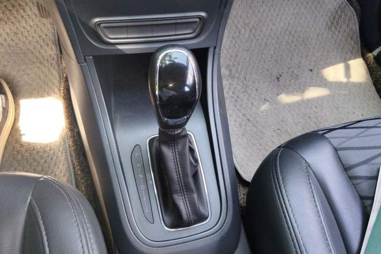 Used Cowin E3 2018 1.5L Automatic Luxury Version Gear Lever