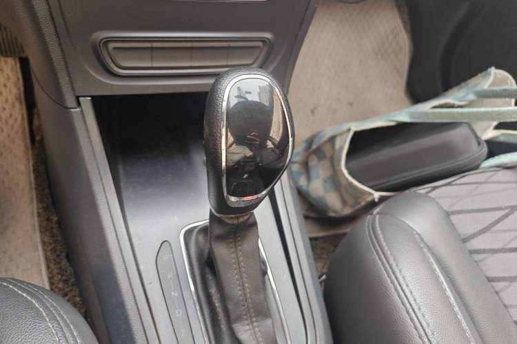 Used Cowin E3 2018 1.5L Automatic Luxury Version Gear Lever