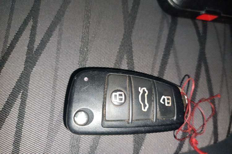 Used Cowin E3 2018 1.5L Automatic Luxury Version Interior 1