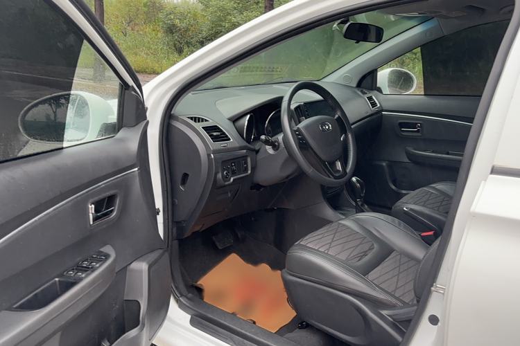 Used Cowin E3 2018 1.5L Automatic Luxury Version Interior 2