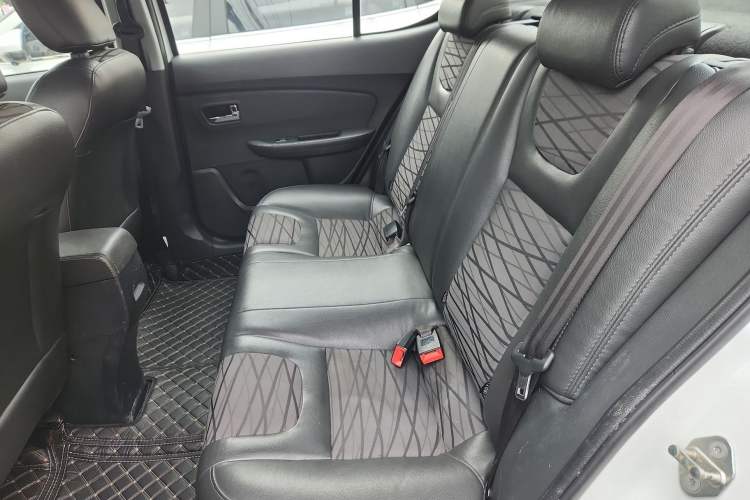 Used Cowin E3 2018 1.5L Automatic Luxury Version Interior 4