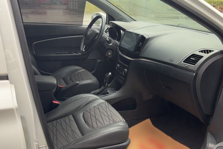 Used Cowin E3 2018 1.5L Automatic Luxury Version Interior 6