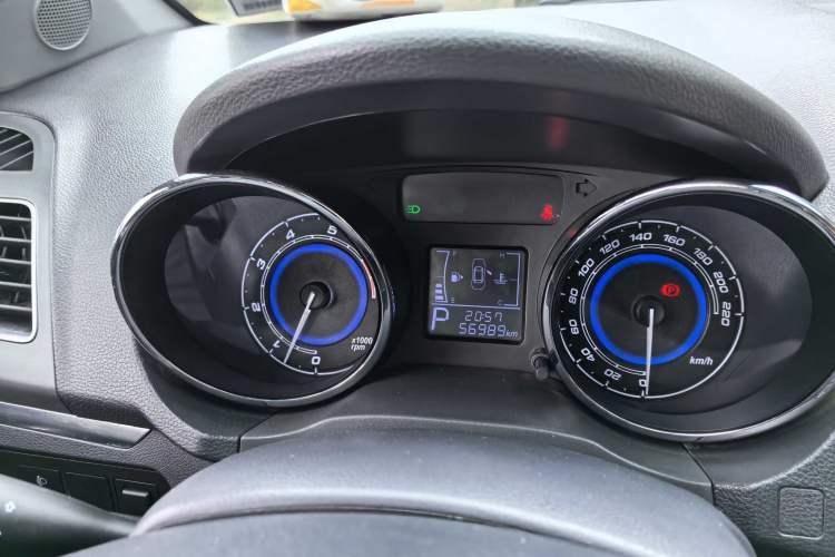 Used Cowin E3 2018 1.5L Automatic Luxury Version Odometer Close Up