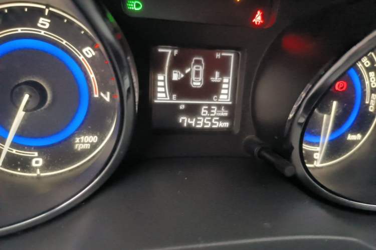 Used Cowin E3 2018 1.5L Manual Luxury Model Odometer Close Up