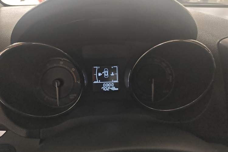 Used Cowin E3 2018 1.5L Manual Luxury Model Odometer Close Up
