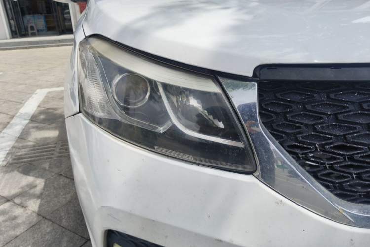 Used Cowin E3 2018 1.5L Automatic Luxury Version Right Front Headlight