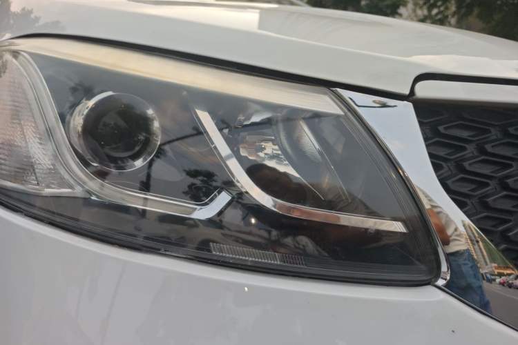 Used Cowin E3 2018 1.5L Automatic Luxury Version Right Front Headlight