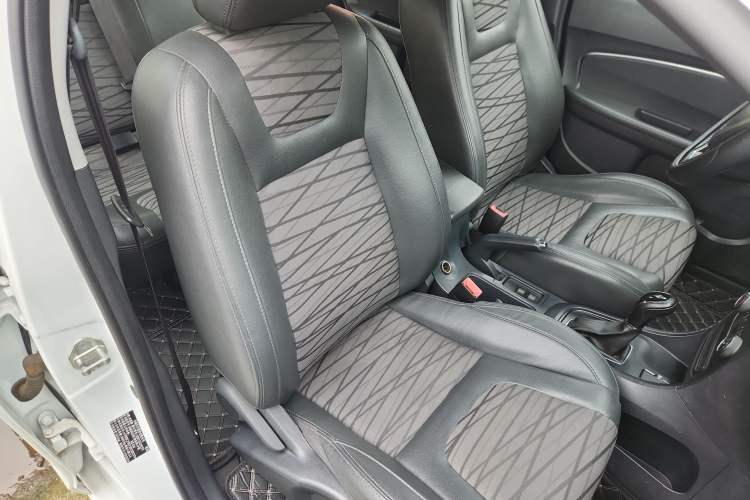 Used Cowin E3 2018 1.5L Automatic Luxury Version Right Front Seat