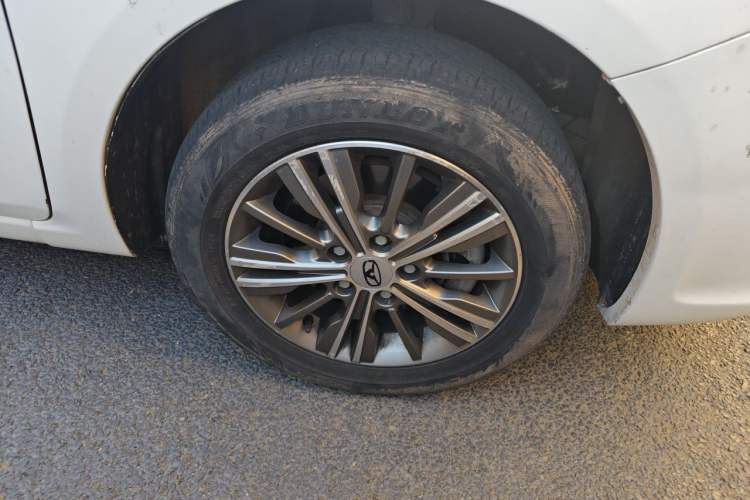 Used Cowin E3 2018 1.5L Automatic Luxury Version Right Front Wheel Hub