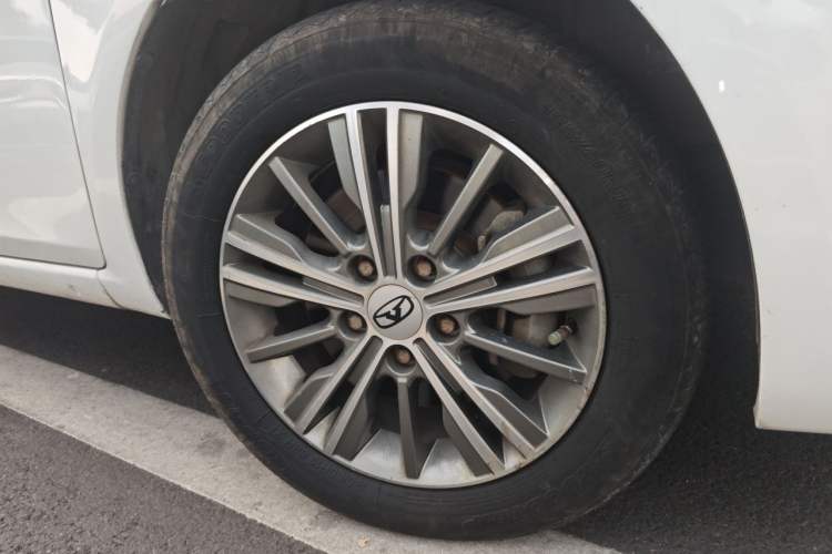 Used Cowin E3 2018 1.5L Automatic Luxury Version Right Front Wheel Hub