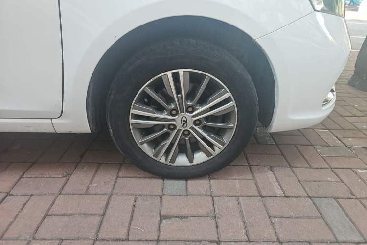Used Cowin E3 2018 1.5L Automatic Luxury Version Right Front Wheel Hub