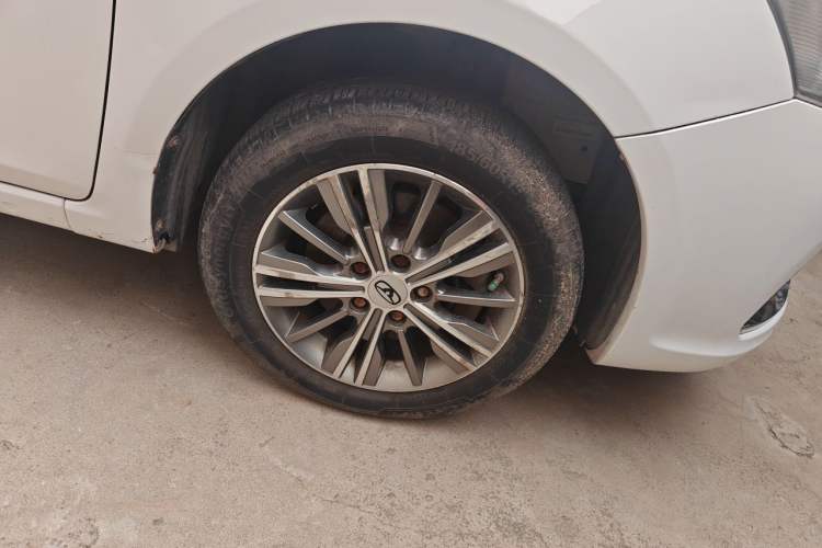 Used Cowin E3 2018 1.5L Automatic Luxury Version Right Front Wheel Hub
