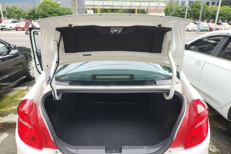 Used Cowin E3 2018 1.5L Automatic Luxury Version Trunk