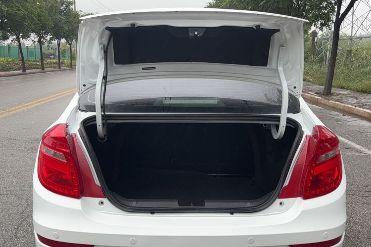 Used Cowin E3 2018 1.5L Automatic Luxury Version Trunk