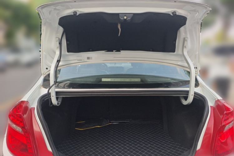 Used Cowin E3 2018 1.5L Automatic Luxury Version Trunk