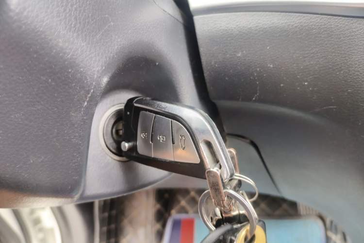 Used Cowin E3 2018 1.5L Automatic Luxury Version Vehicle Key