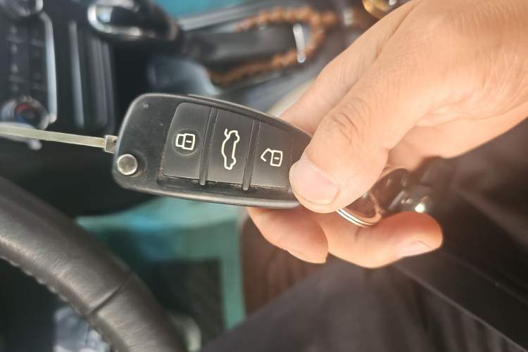 Used Cowin E3 2018 1.5L Automatic Luxury Version Vehicle Key
