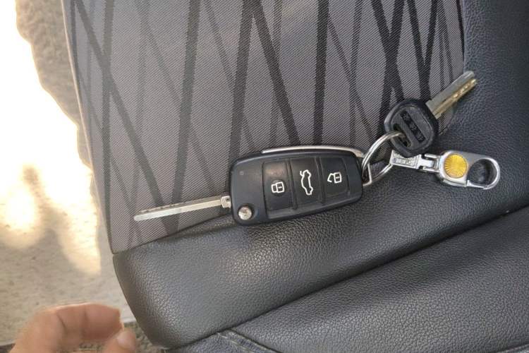 Used Cowin E3 2018 1.5L Automatic Luxury Version Vehicle Key