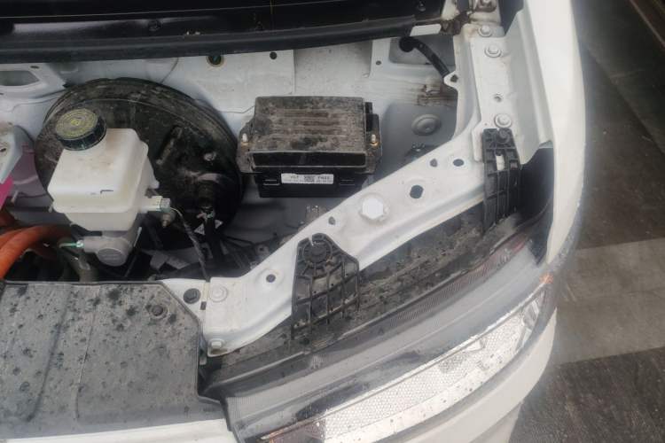 Used Cowin Kaiyi Jiangtun E5 2025 Model Economy Edition—36.8kWh 6-seater Engine Bay Left