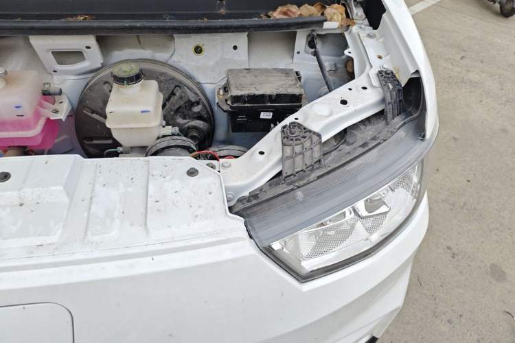 Used Cowin Kaiyi Jiangtun E5 2025 Model Economy Edition—36.8kWh 6-seater Engine Bay Left