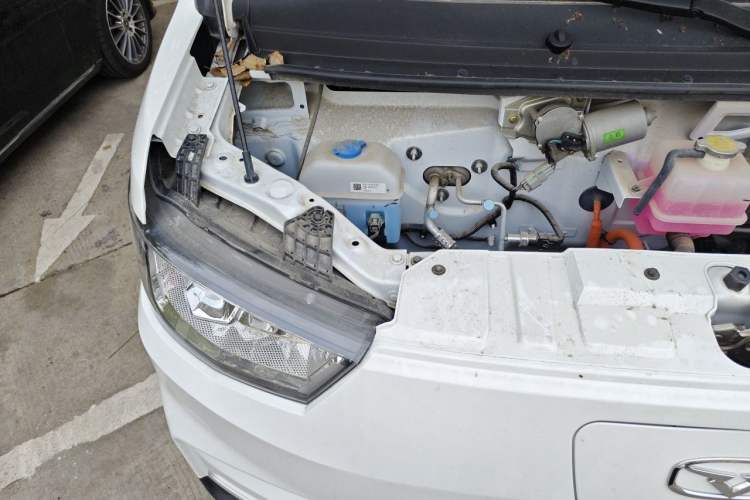 Used Cowin Kaiyi Jiangtun E5 2025 Model Economy Edition—36.8kWh 6-seater Engine Bay Right