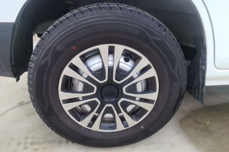 Used Cowin Kaiyi Jiangtun E5 2025 Model Economy Edition—36.8kWh 6-seater Exterior 2
