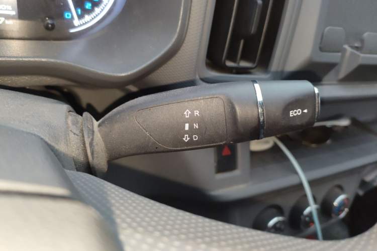 Used Cowin Kaiyi Jiangtun E5 2025 Model Economy Edition—36.8kWh 6-seater Gear Lever