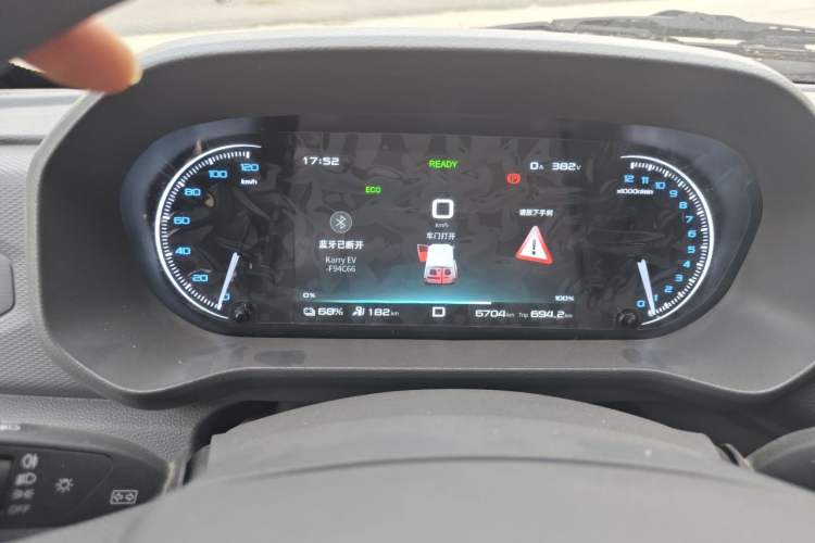 Used Cowin Kaiyi Jiangtun E5 2025 Model Economy Edition—36.8kWh 6-seater Instrument Cluster