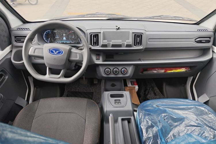 Used Cowin Kaiyi Jiangtun E5 2025 Model Economy Edition—36.8kWh 6-seater Interior 2