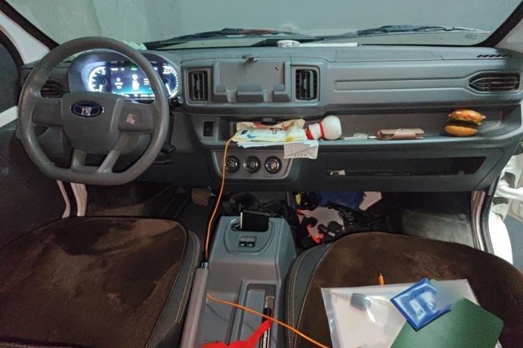 Used Cowin Kaiyi Jiangtun E5 2025 Model Economy Edition—36.8kWh 6-seater Interior 2