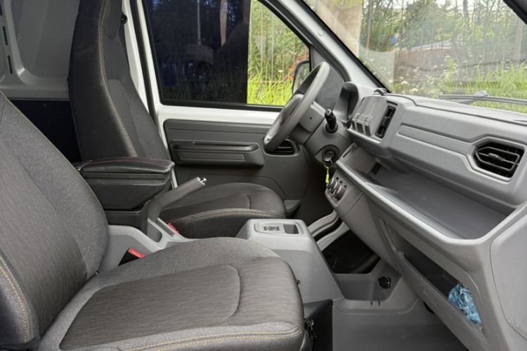 Used Cowin Kaiyi Jiangtun E5 2025 Model Economy Edition—36.8kWh 6-seater Interior 3